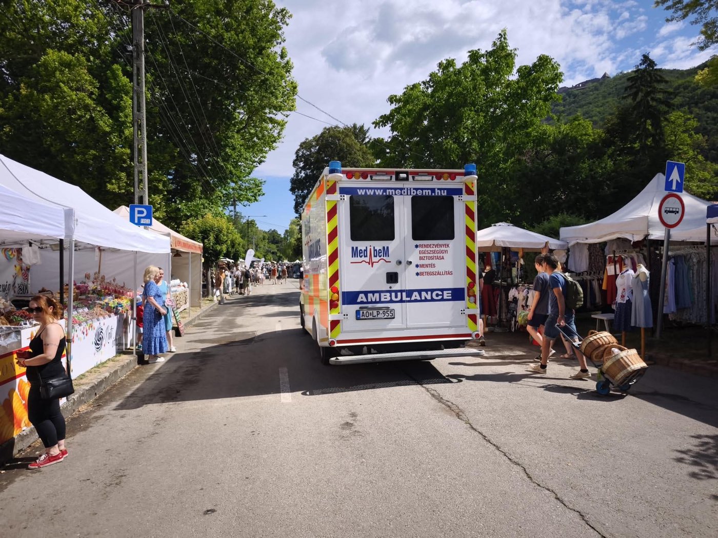 MediBeM ambulance among the crowd at a festival, close to the audience area
